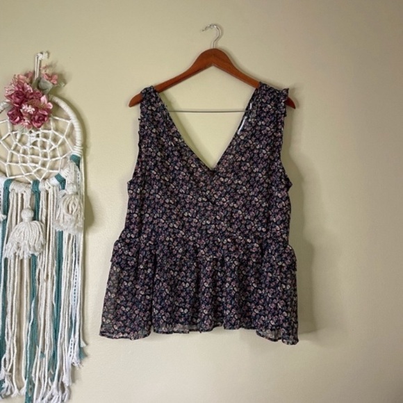 American Eagle Outfitters Tops - American Eagle Floral Peplum Tank Top Size XL